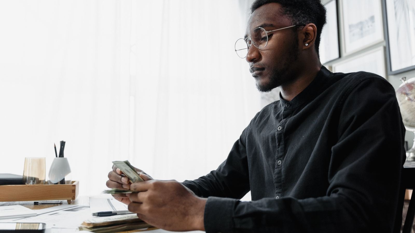 Mory Sacko fortune : ce que les estimations permettent